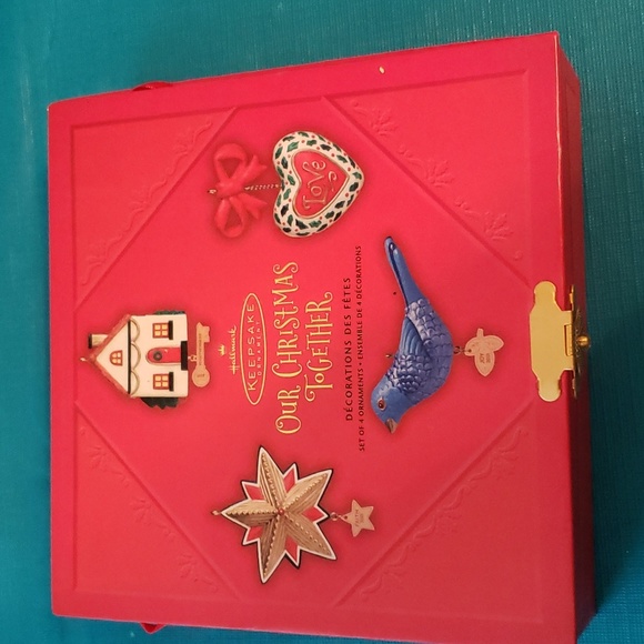 Hallmark Christmas Porcelain 2001 ornaments set of 4 - Picture 12 of 12